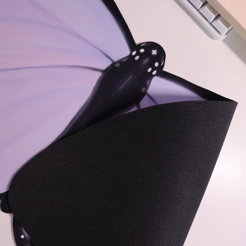 Purple Lilac Butterfly Deskmat - Tradescantia Purple recension och pris